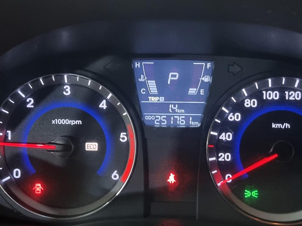 HYUNDAI Accent 2014 Blanco - Importación desde Corea - HF Imports Iquique - Foto 18