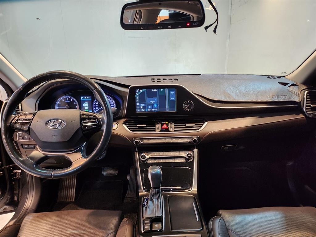 HYUNDAI Grandeur - Vista 7