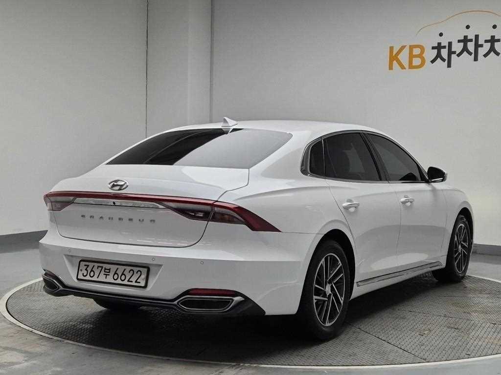 HYUNDAI Grandeur - Vista 3