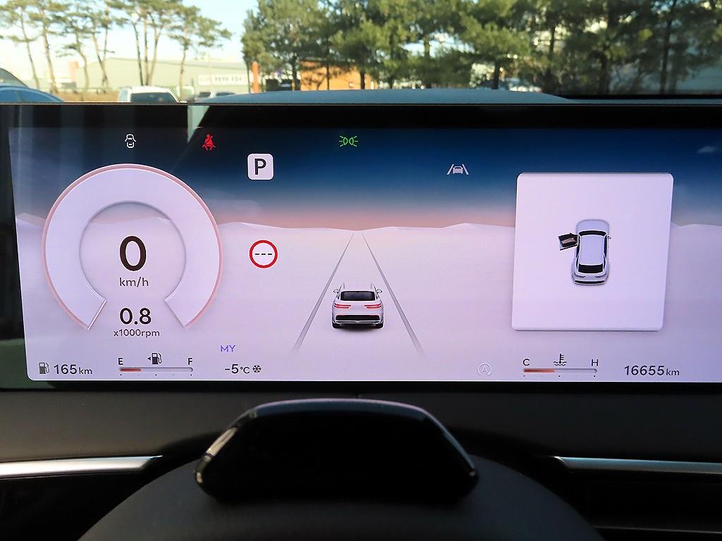 Genesis GV70 - Vista 9