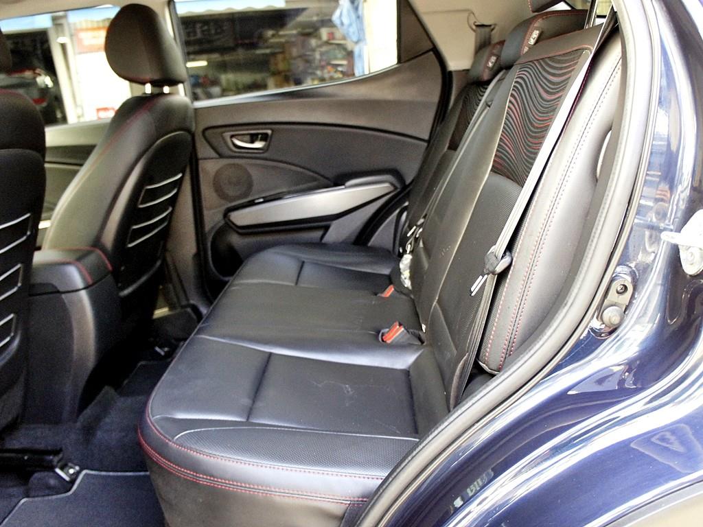 Ssangyong Tivoli - Vista 9