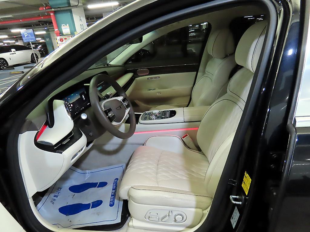 Genesis G90 - Vista 6