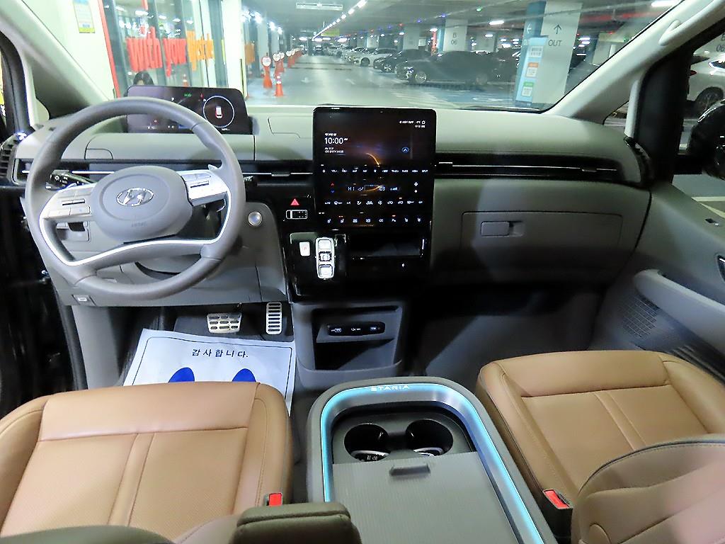 HYUNDAI Staria - Vista 10