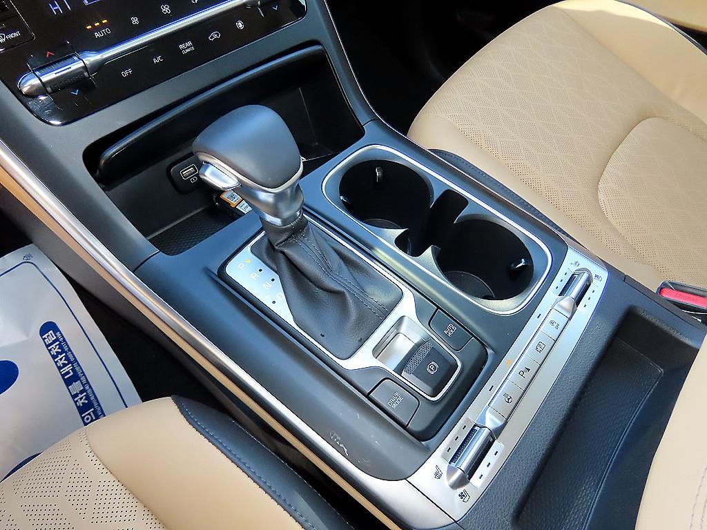 KIA Carnival - Vista 11