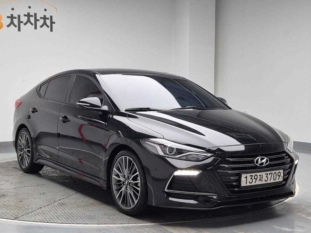 HYUNDAI Avante - Vista 4