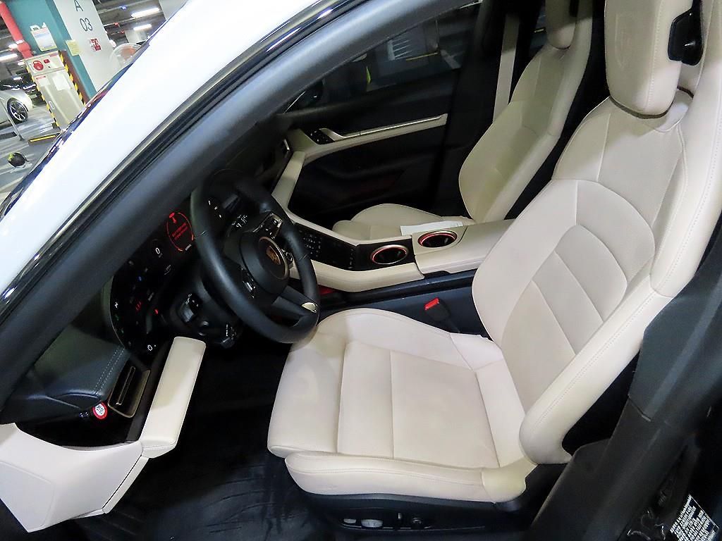 Porsche Taycan - Vista 6