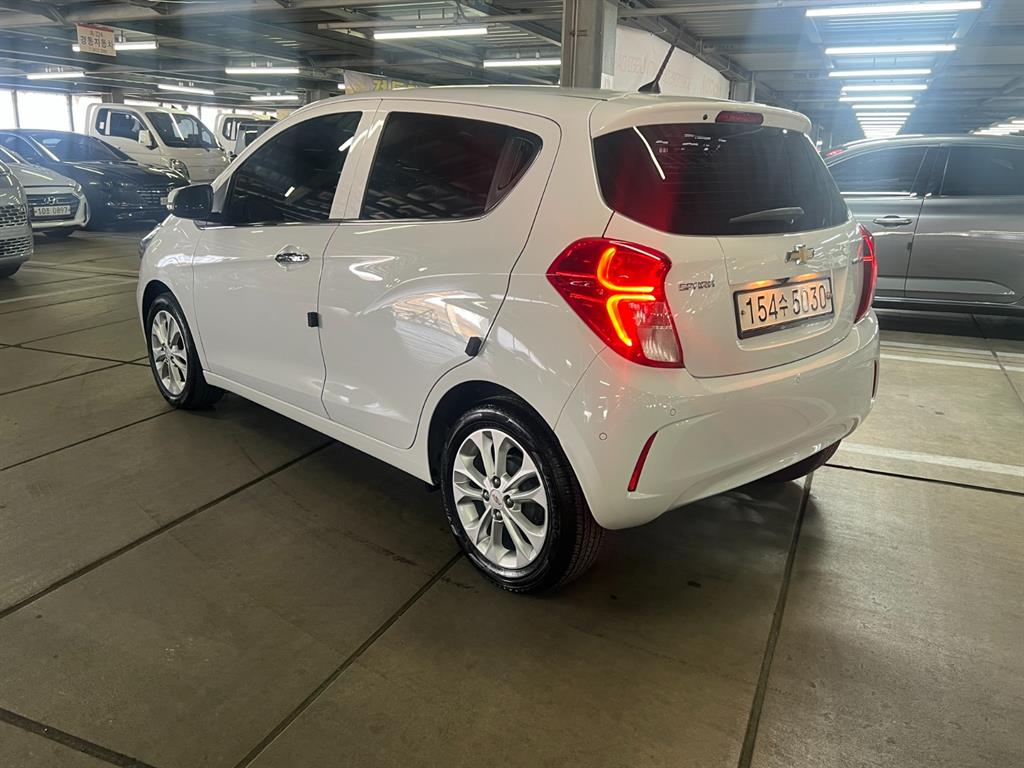 Chevrolet Spark - Vista 5