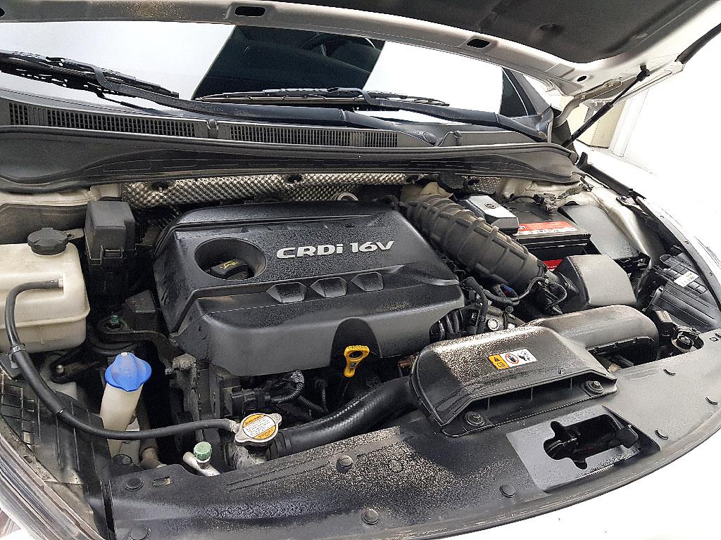 HYUNDAI i40 - Vista 6