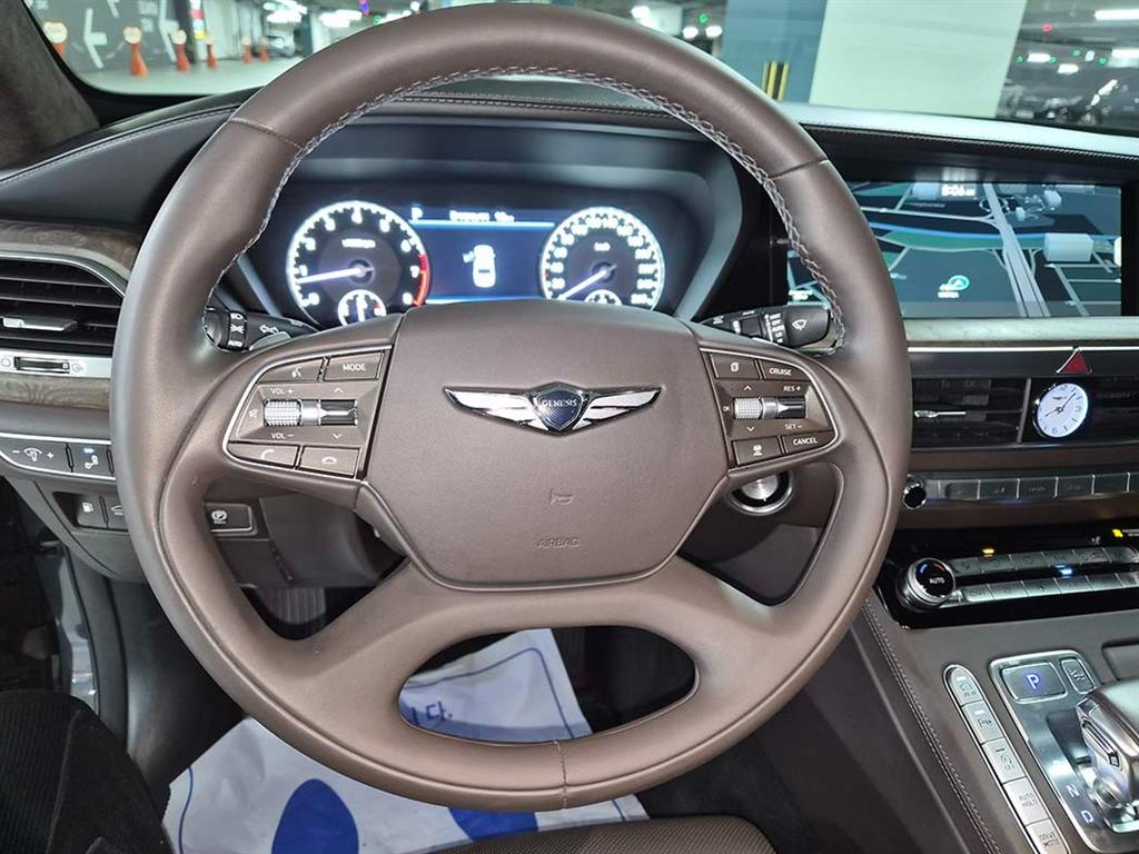 Genesis G90 - Vista 8