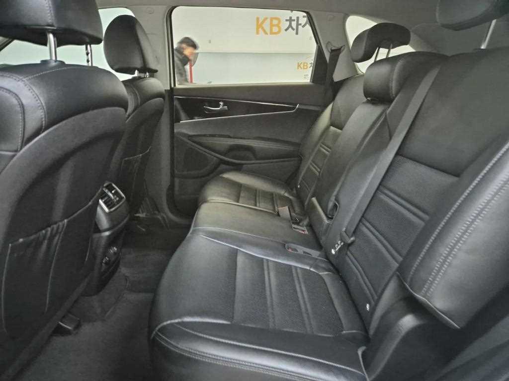 KIA Sorento - Vista 12