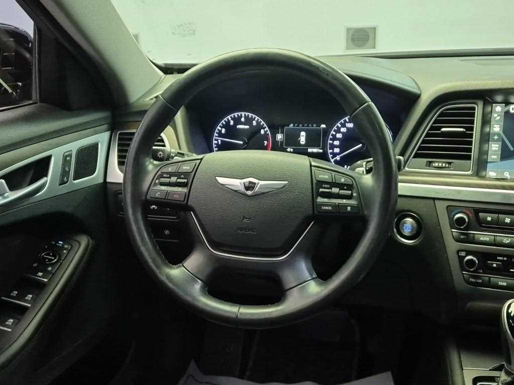 HYUNDAI Genesis - Vista 9