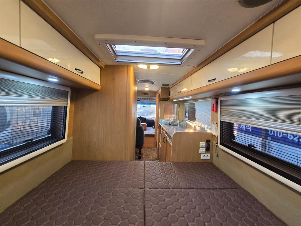 medium and large bus Hyundai bus - Vista 9