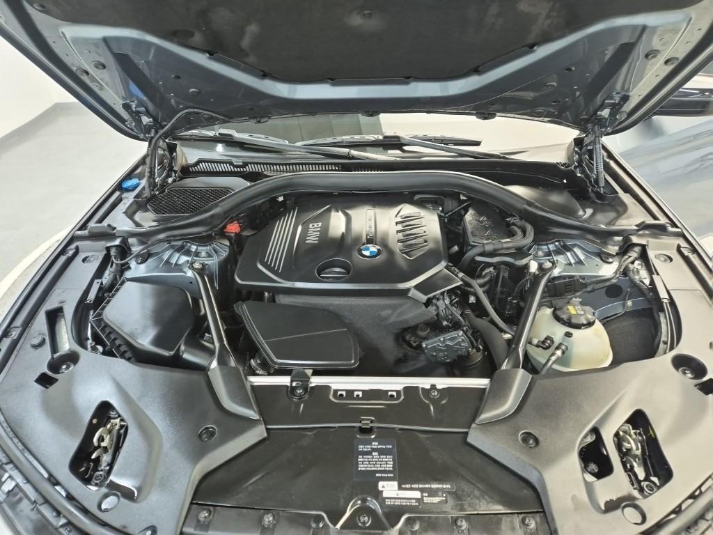 BMW 5 Series - Vista 5