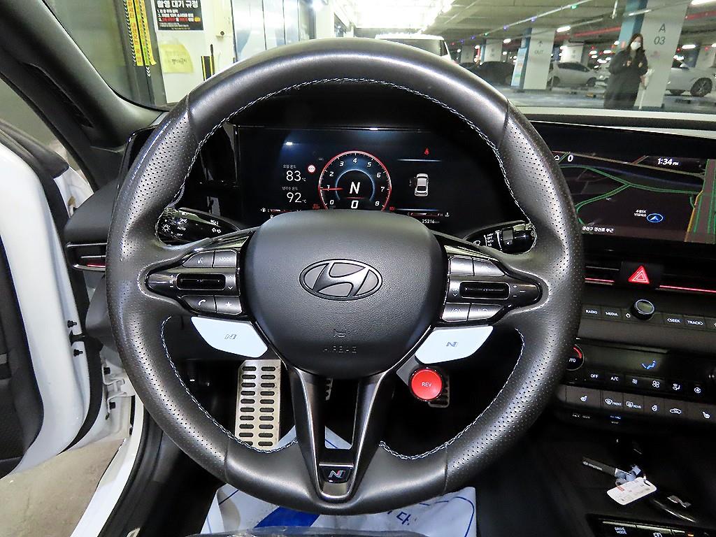 HYUNDAI Avante - Vista 8