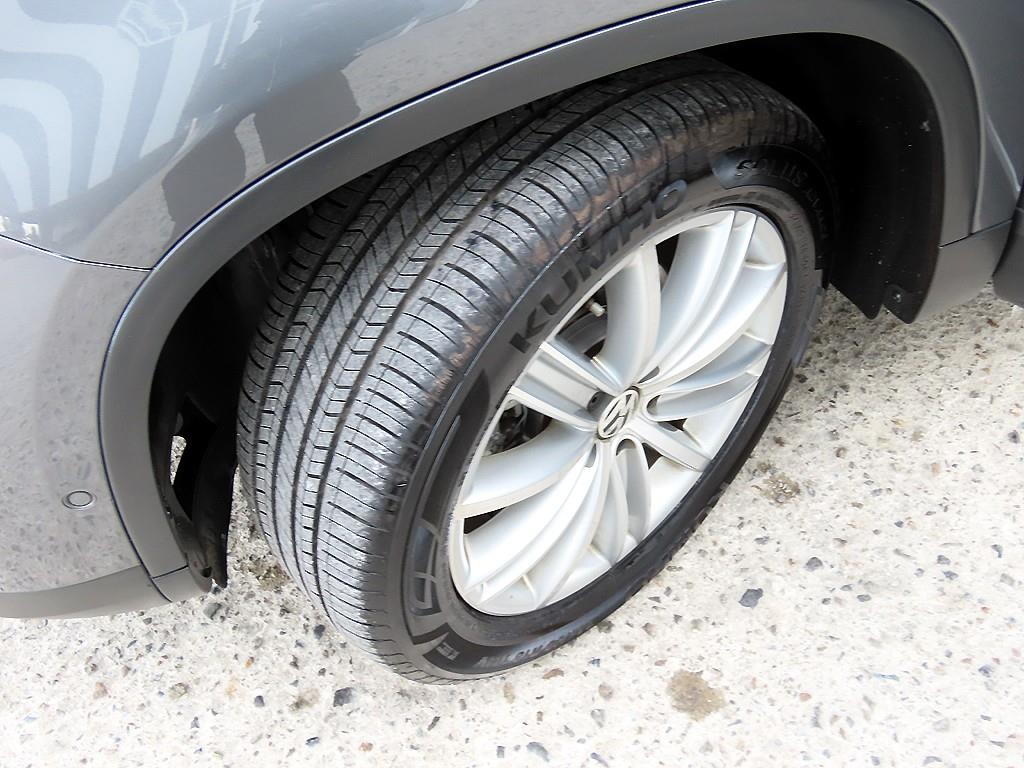Volkswagen Tiguan 2016 Gris - Importación desde Corea - HF Imports Iquique - Foto 20