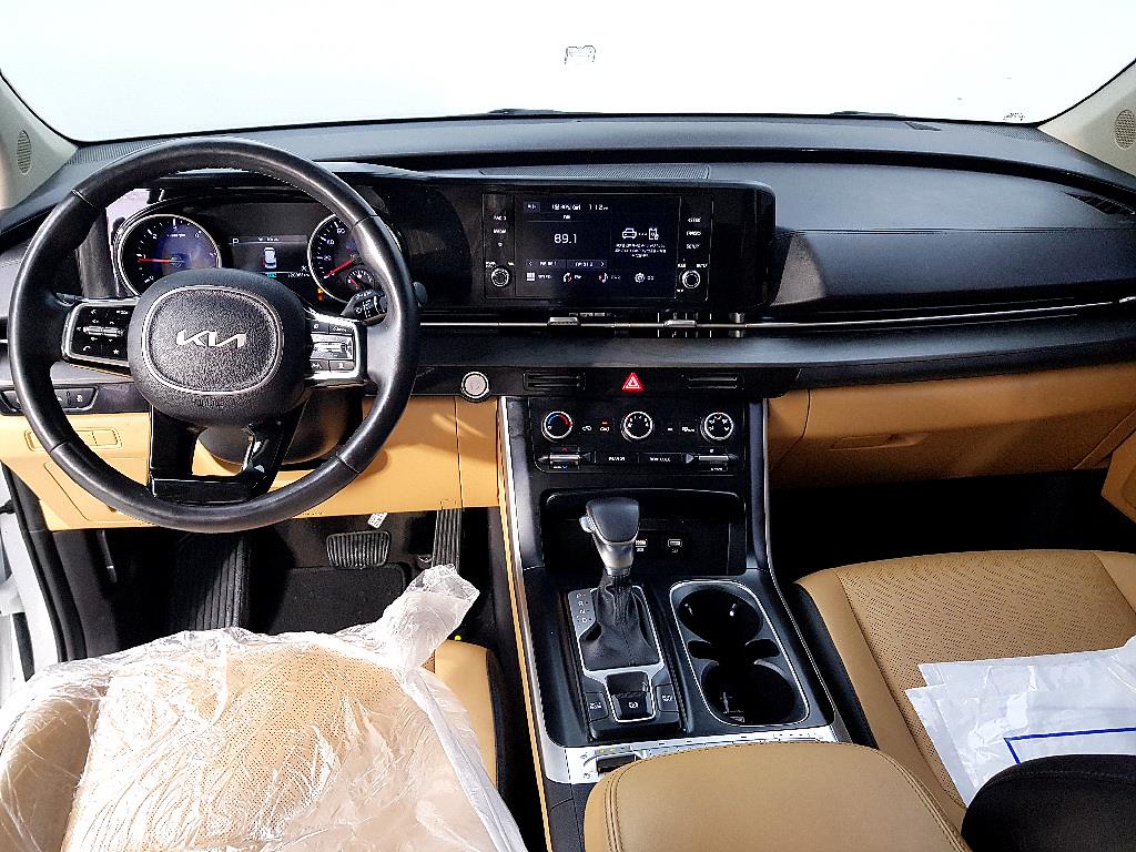 KIA Carnival - Vista 5