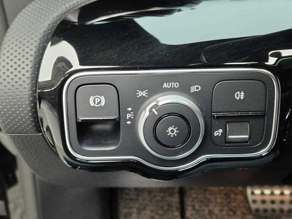 Mercedes Benz CLA Class 2022 Negro - Importación desde Corea - HF Imports Iquique - Foto 18