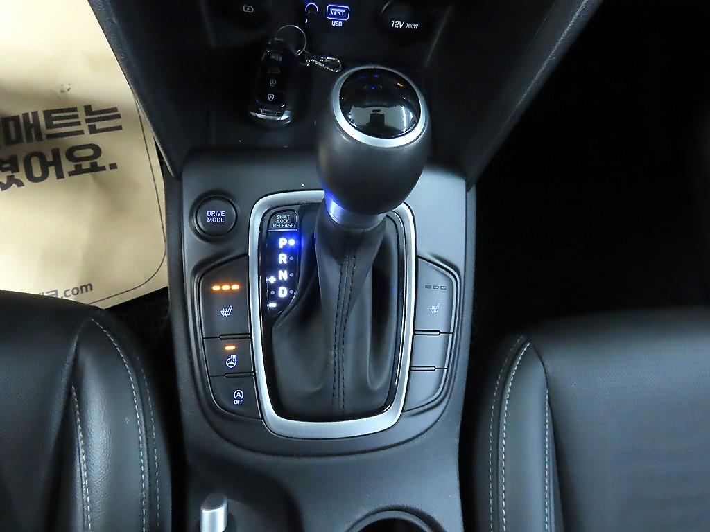 HYUNDAI Kona - Vista 10