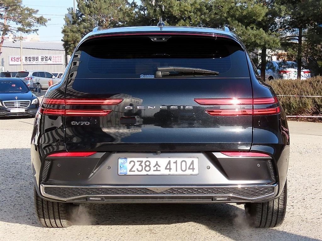 Genesis GV70 - Vista 4