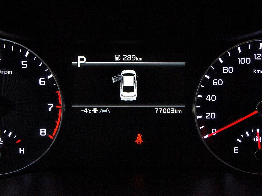 KIA K3 2022 the color of pearl - Importación desde Corea - HF Imports Iquique - Foto 9