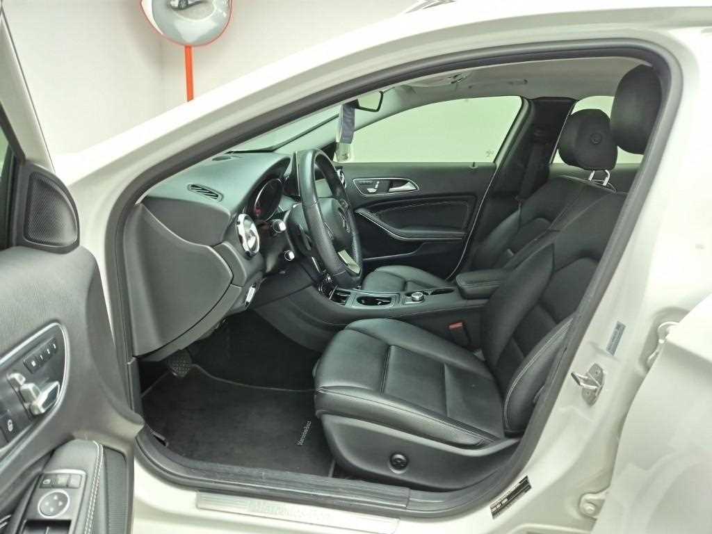 Mercedes Benz GLA Class - Vista 11