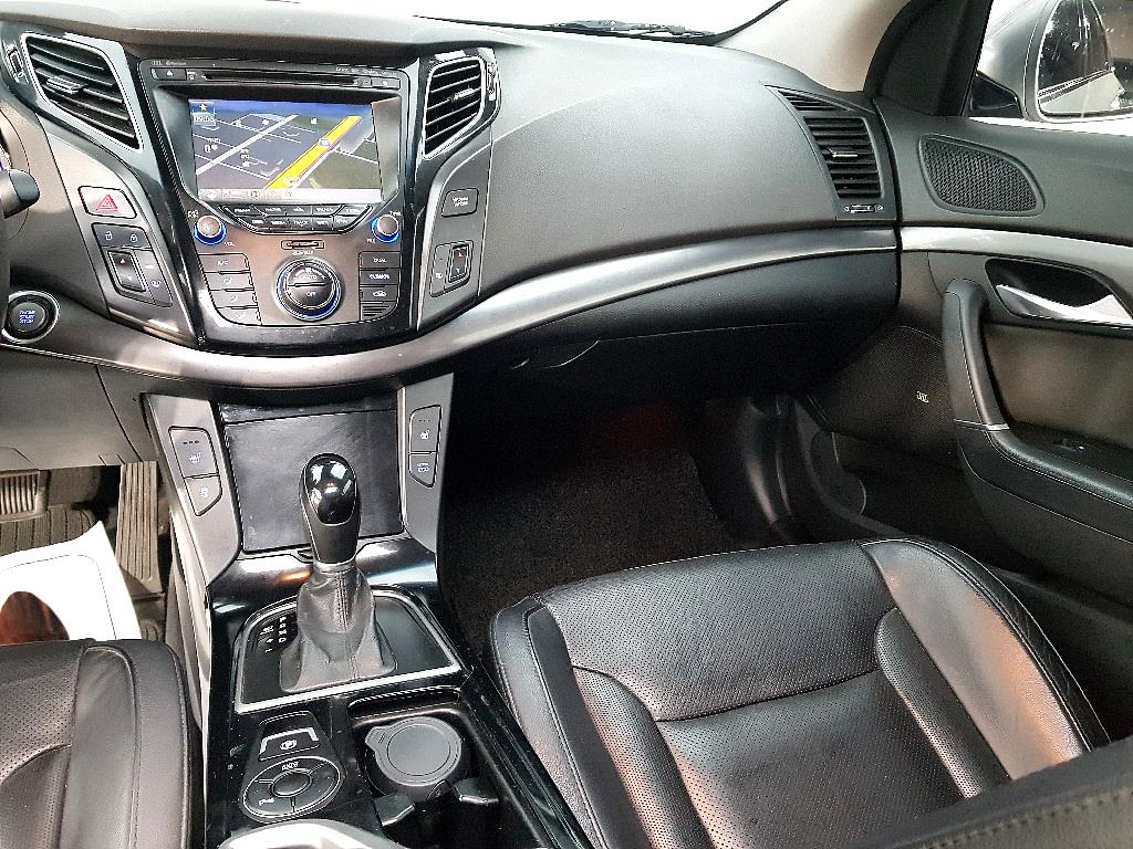 HYUNDAI i40 - Vista 10