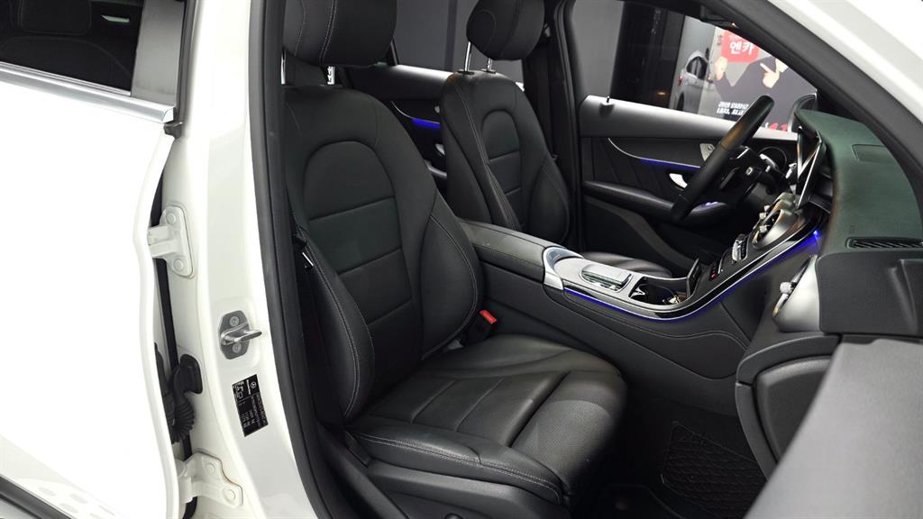 Mercedes Benz GLC Class - Vista 10