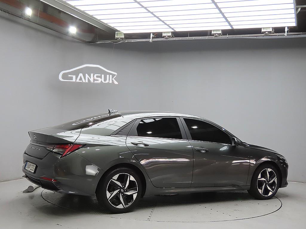 HYUNDAI Avante - Vista 7