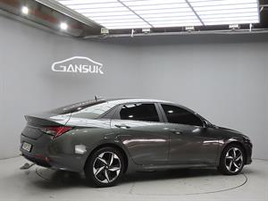 HYUNDAI Avante - Vista 8