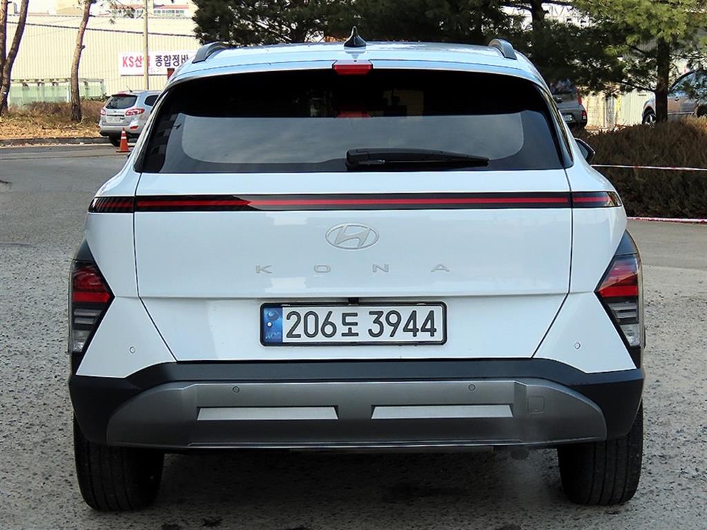 HYUNDAI Kona - Vista 4