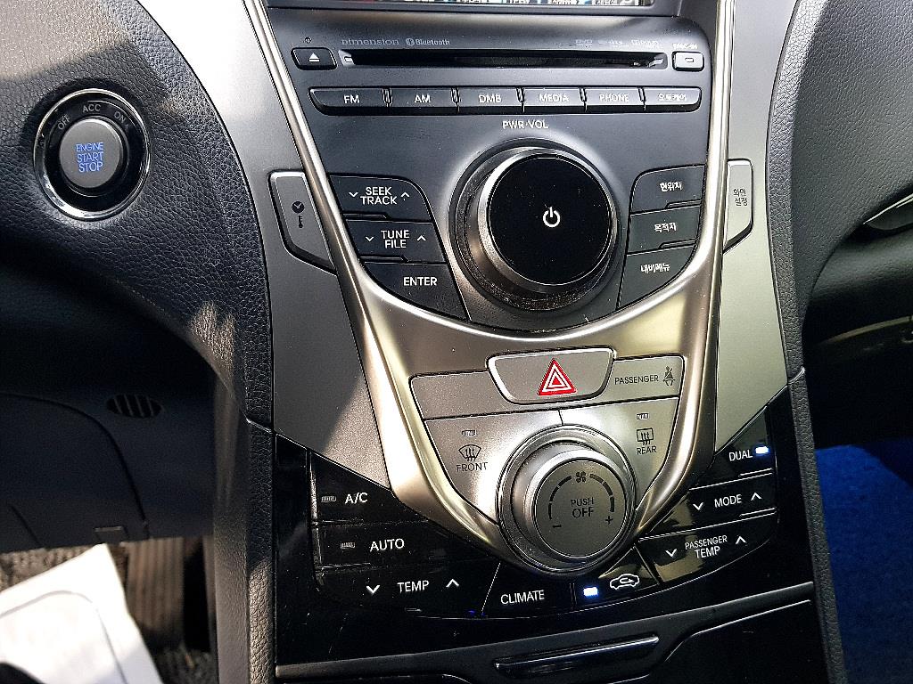 HYUNDAI Grandeur - Vista 12