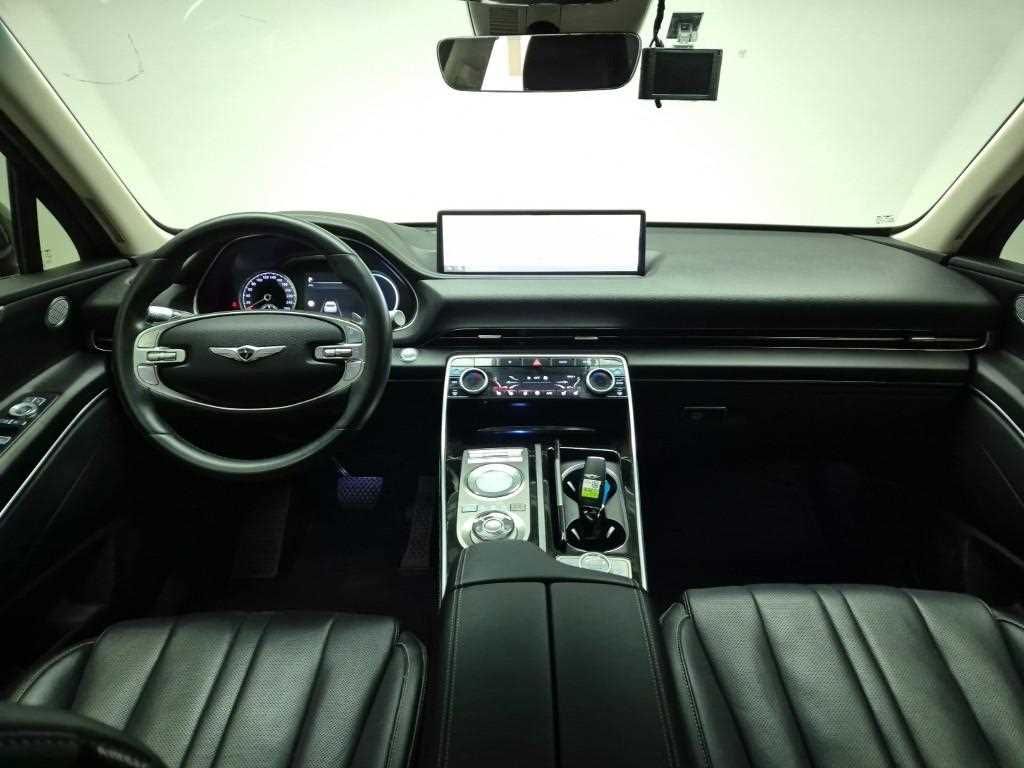 Genesis GV80 - Vista 7