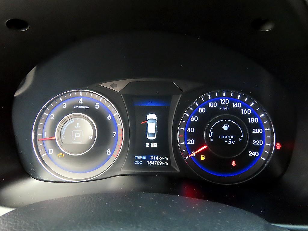 HYUNDAI i40 - Vista 9