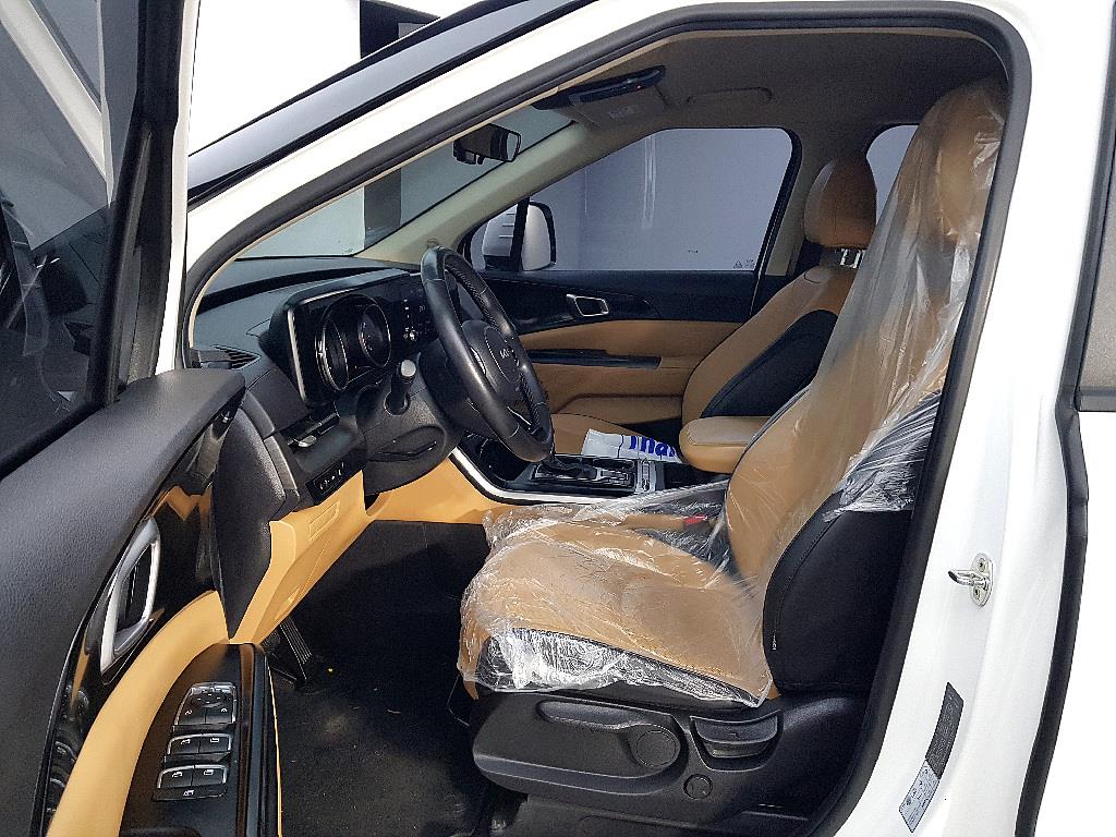 KIA Carnival - Vista 8