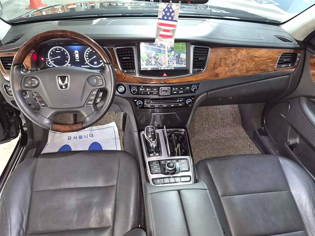 HYUNDAI Equus - Vista 10