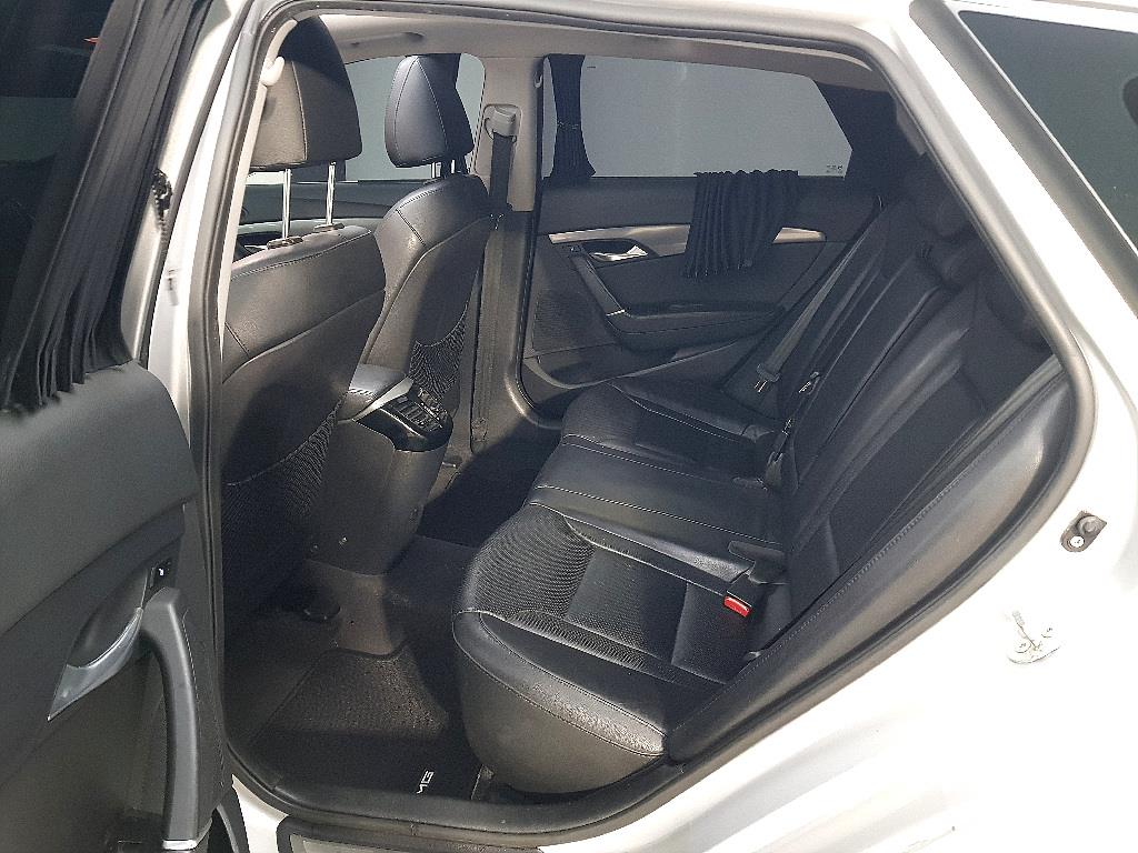 HYUNDAI i40 - Vista 9