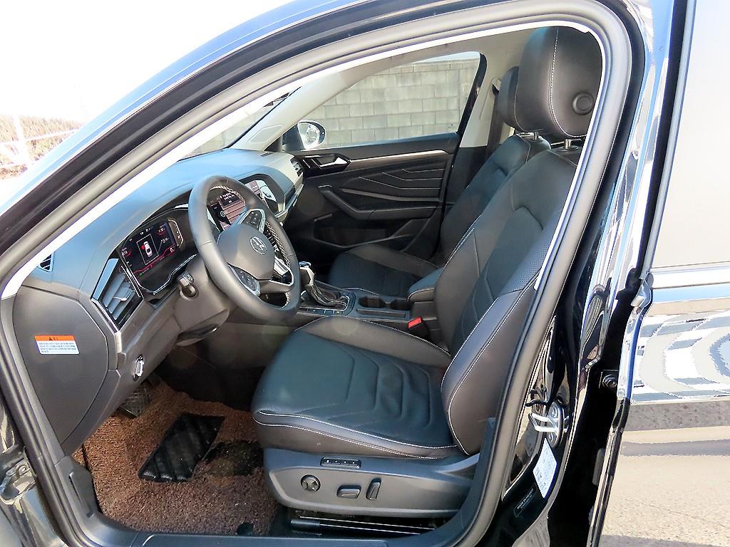 Volkswagen Jetta - Vista 5