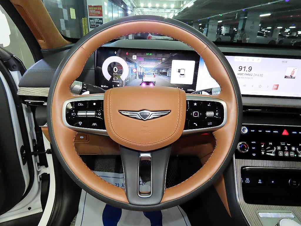 Genesis GV80 - Vista 8