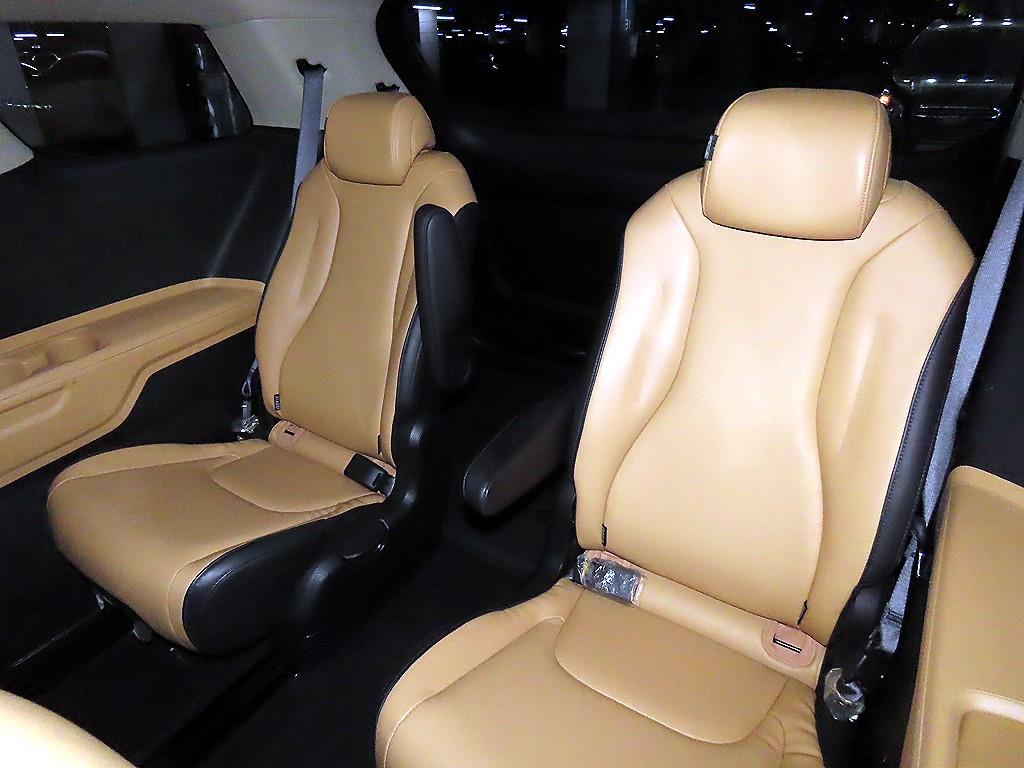 KIA Carnival - Vista 8