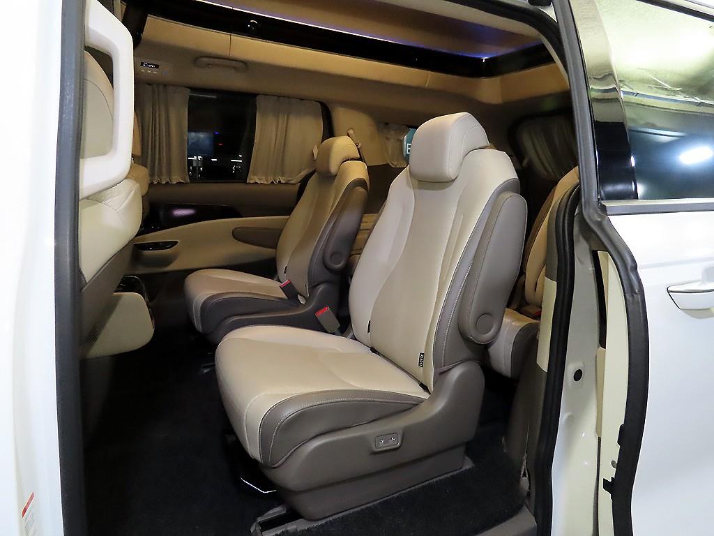 KIA Carnival - Vista 7