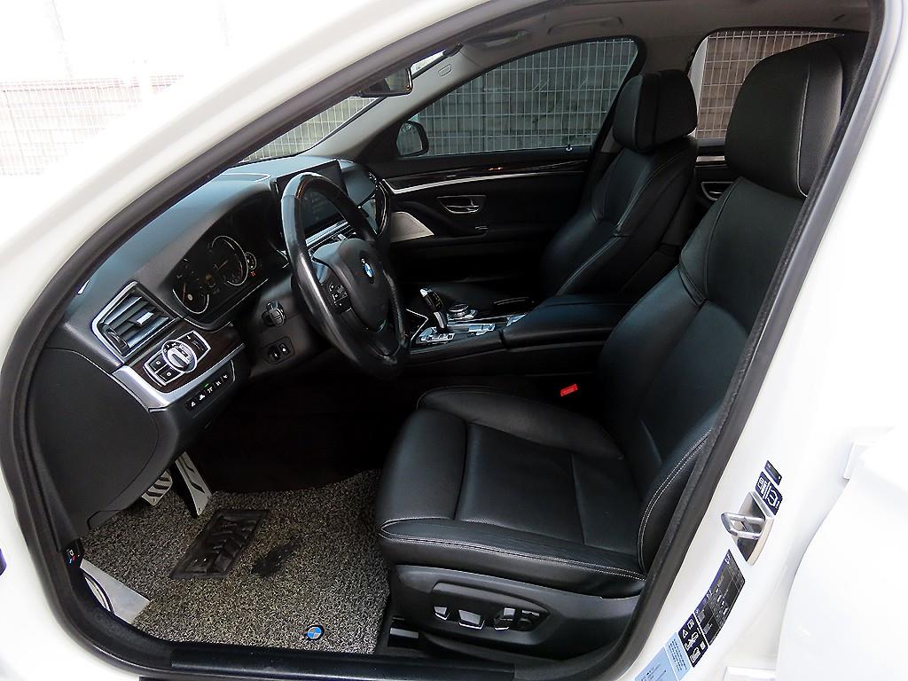 BMW 5 Series - Vista 5