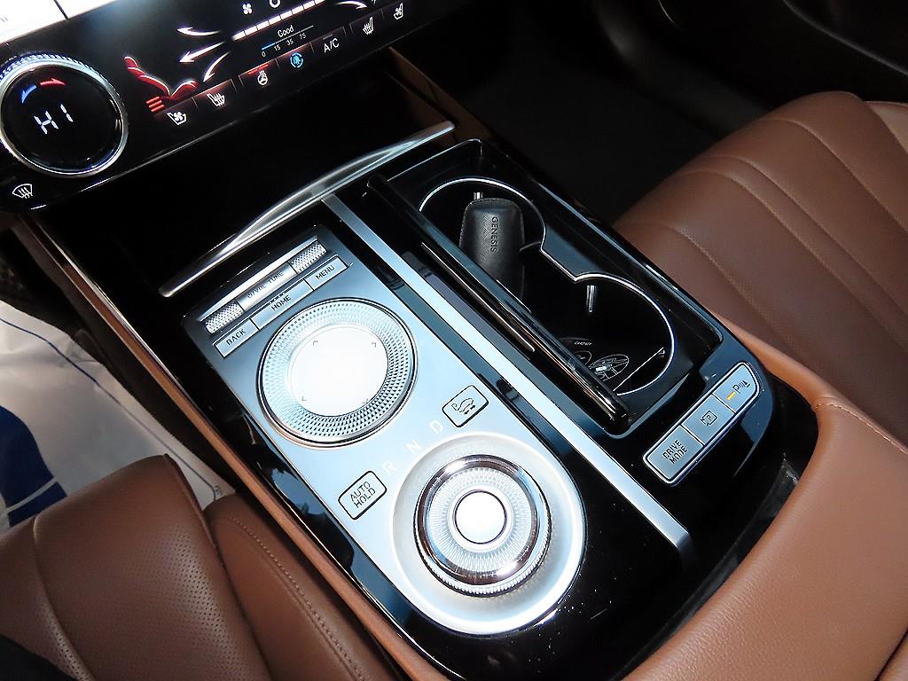 Genesis G80 - Vista 10