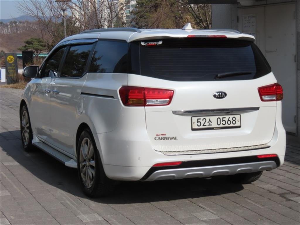 KIA Carnival - Vista 7