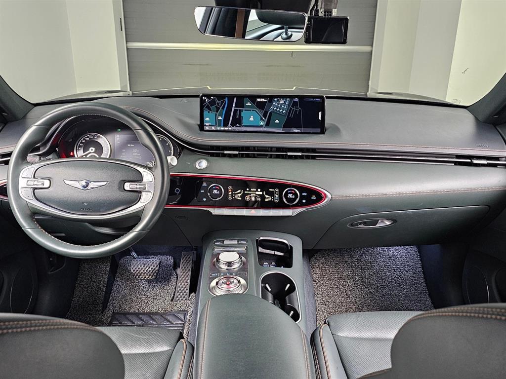 Genesis GV70 - Vista 7