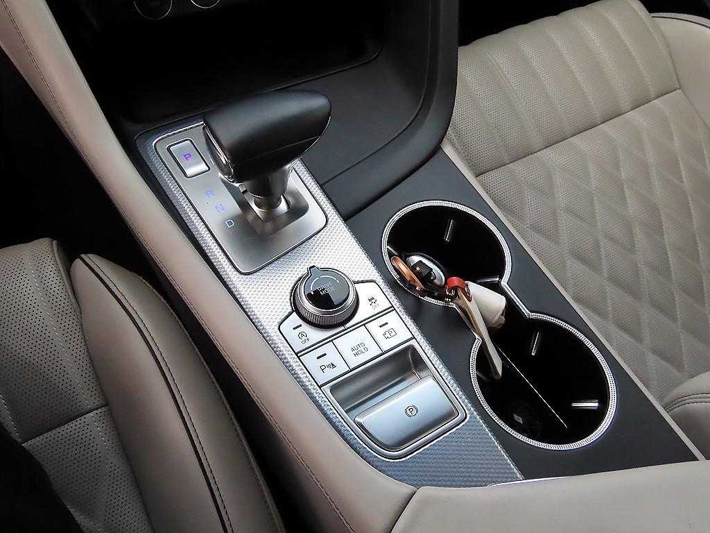 Genesis G70 - Vista 11