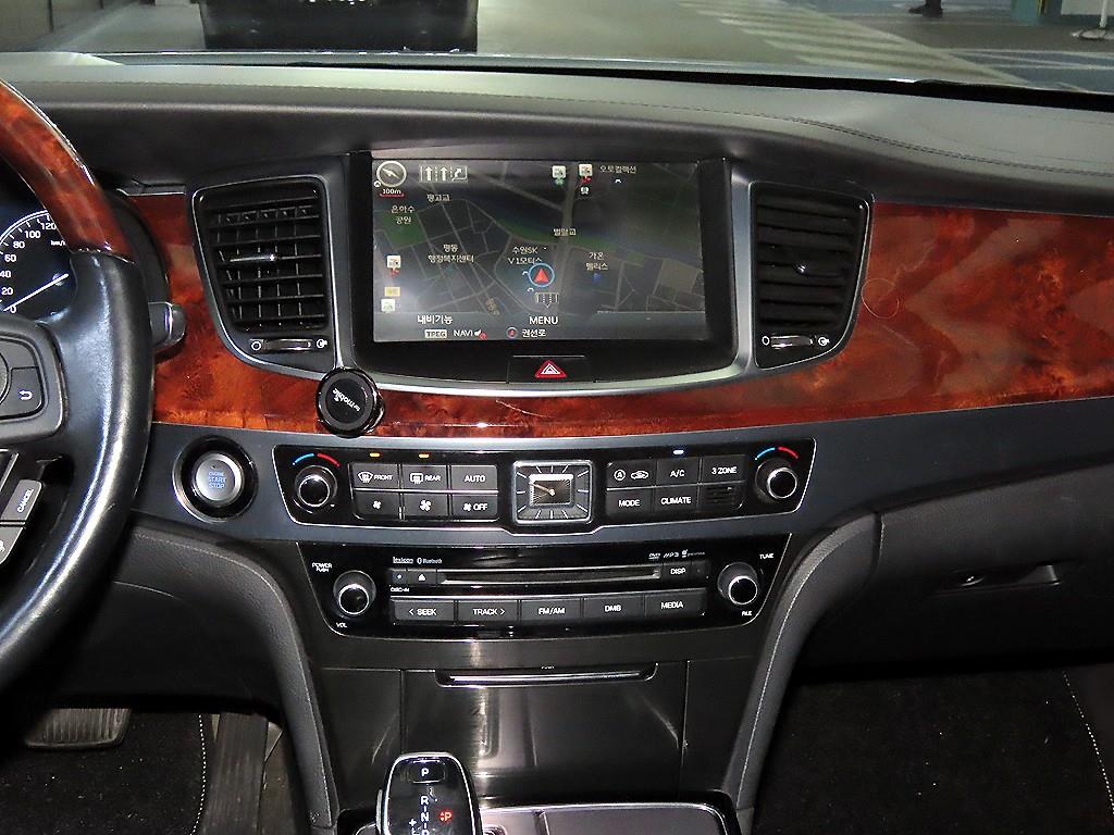 HYUNDAI Equus - Vista 11