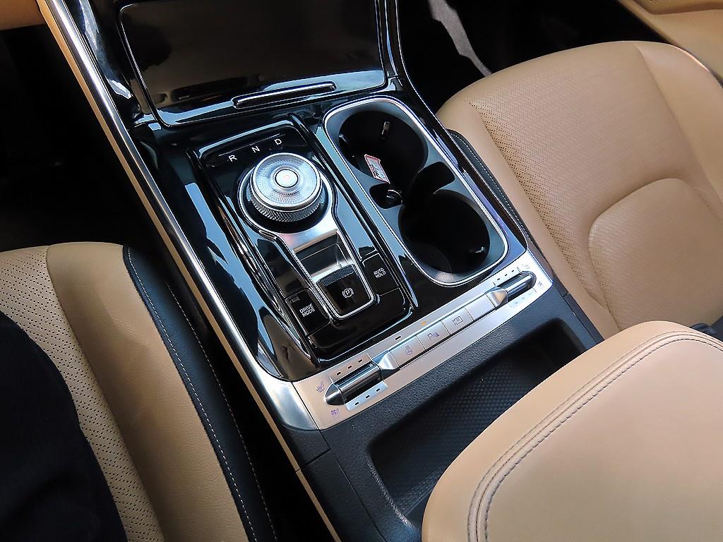 KIA Carnival - Vista 11