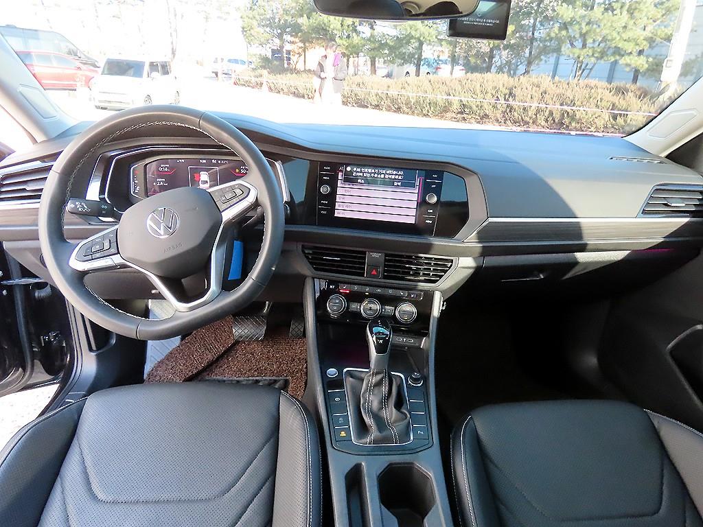 Volkswagen Jetta - Vista 7