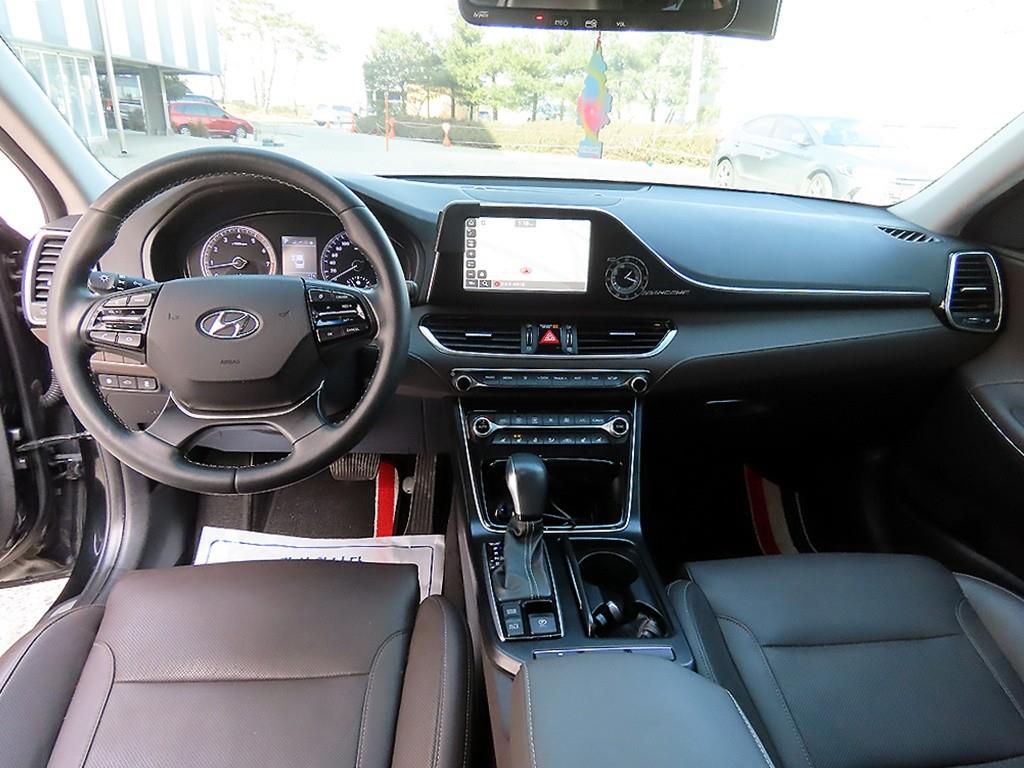 HYUNDAI Grandeur - Vista 7