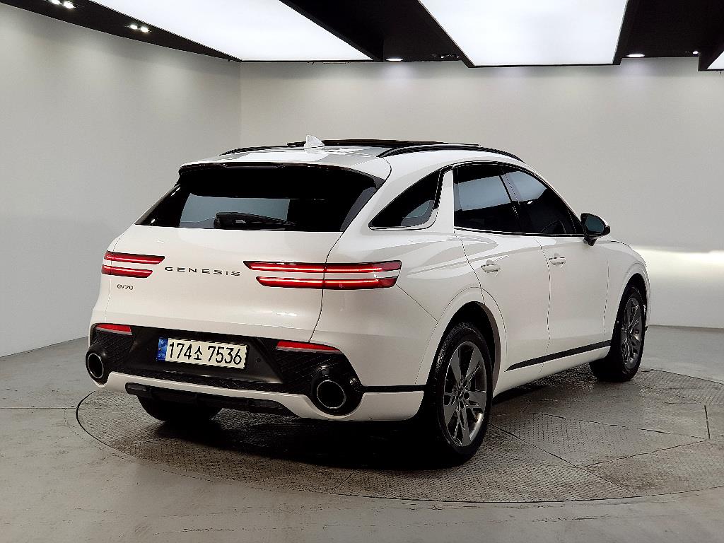 Genesis GV70 - Vista 4